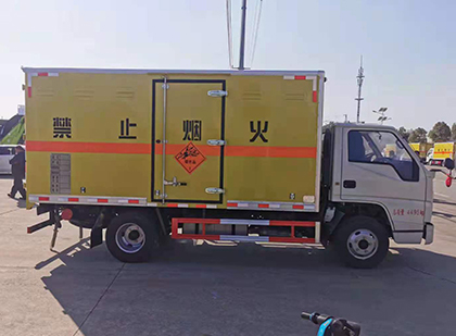 马关爆破器材运输车